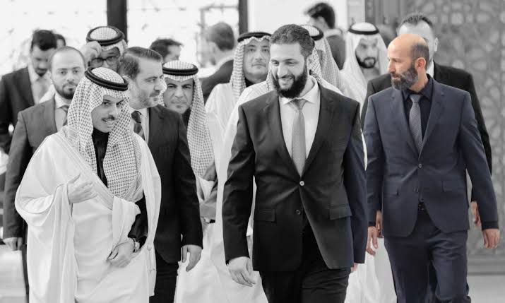 الرئيس السوري يقيل ذراعه اليمين وحارسه الشخصي 1 photo 2025 04 10 22 09 41